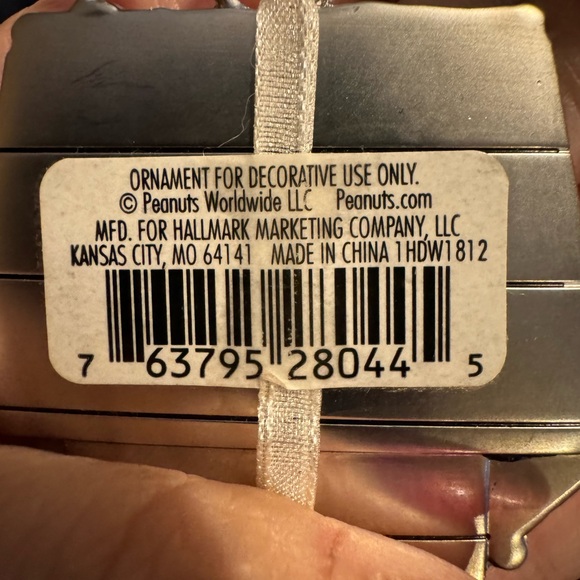 Peanuts for Hallmark Alexis name ornament - Picture 4 of 6
